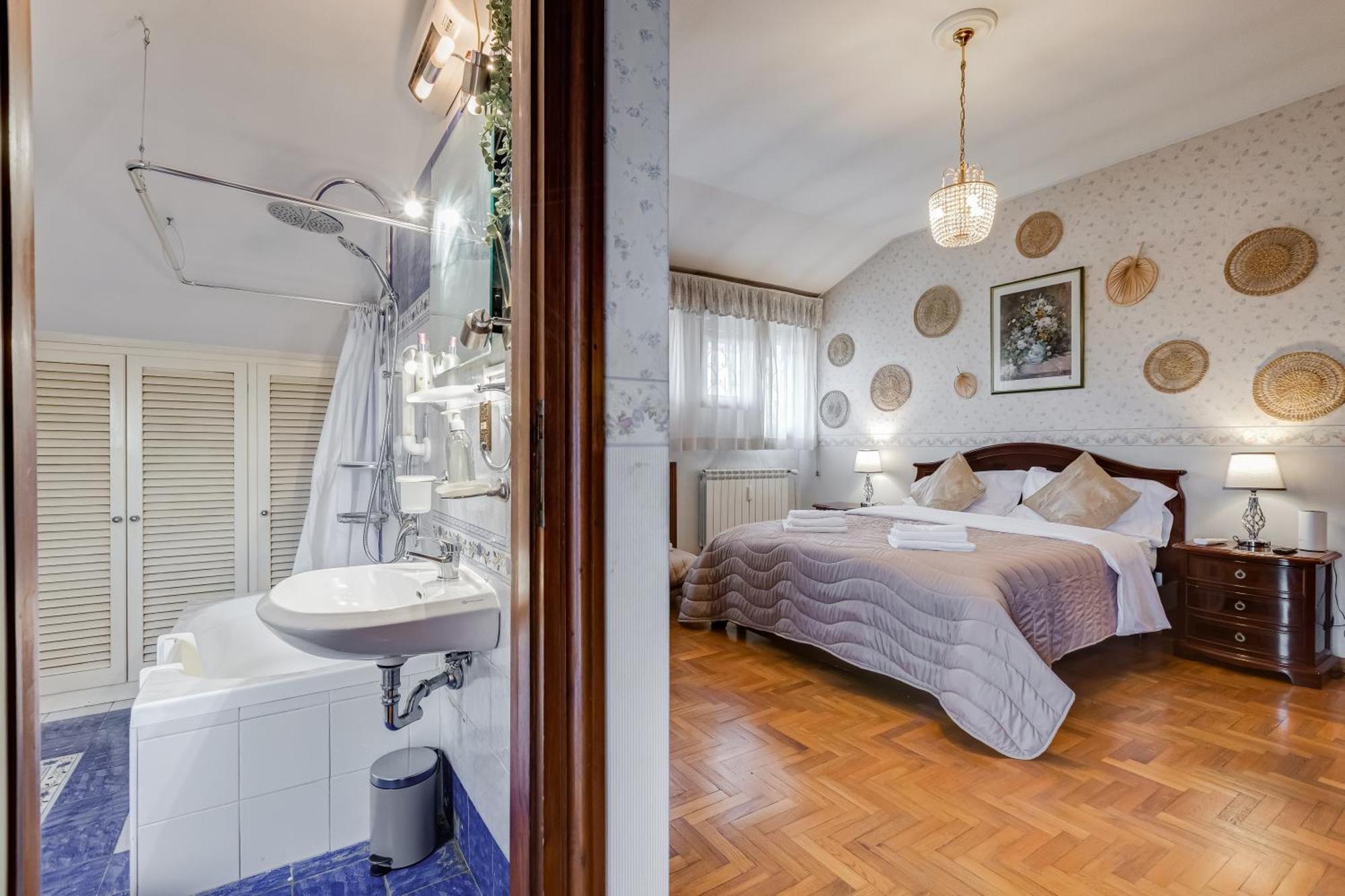 The Elegant Penthouse - Ampio Attico Con Posto Auto Rom