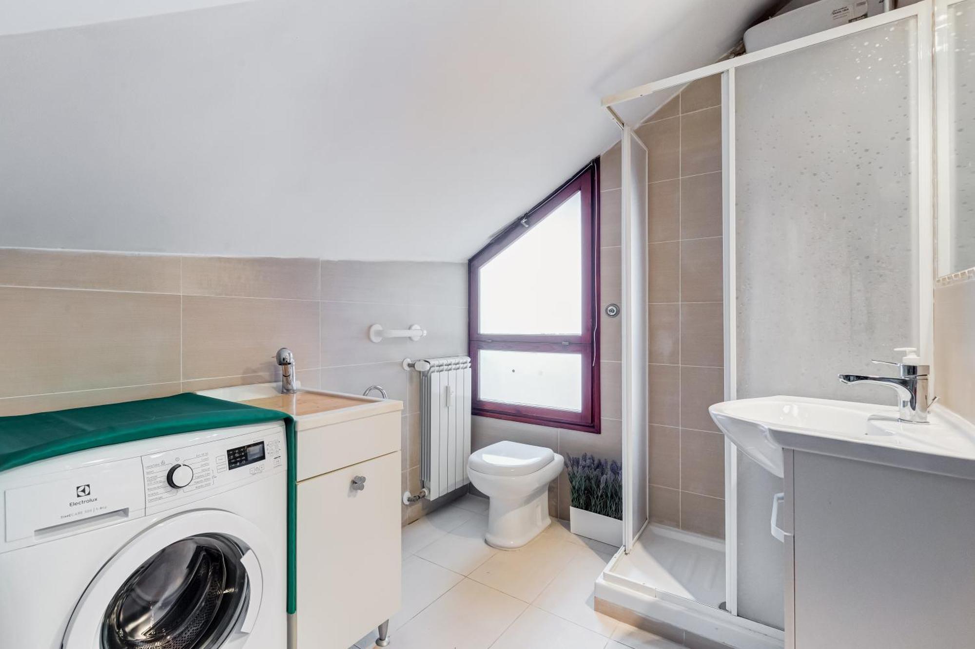 The Elegant Penthouse - Ampio Attico Con Posto Auto Apartment Rom